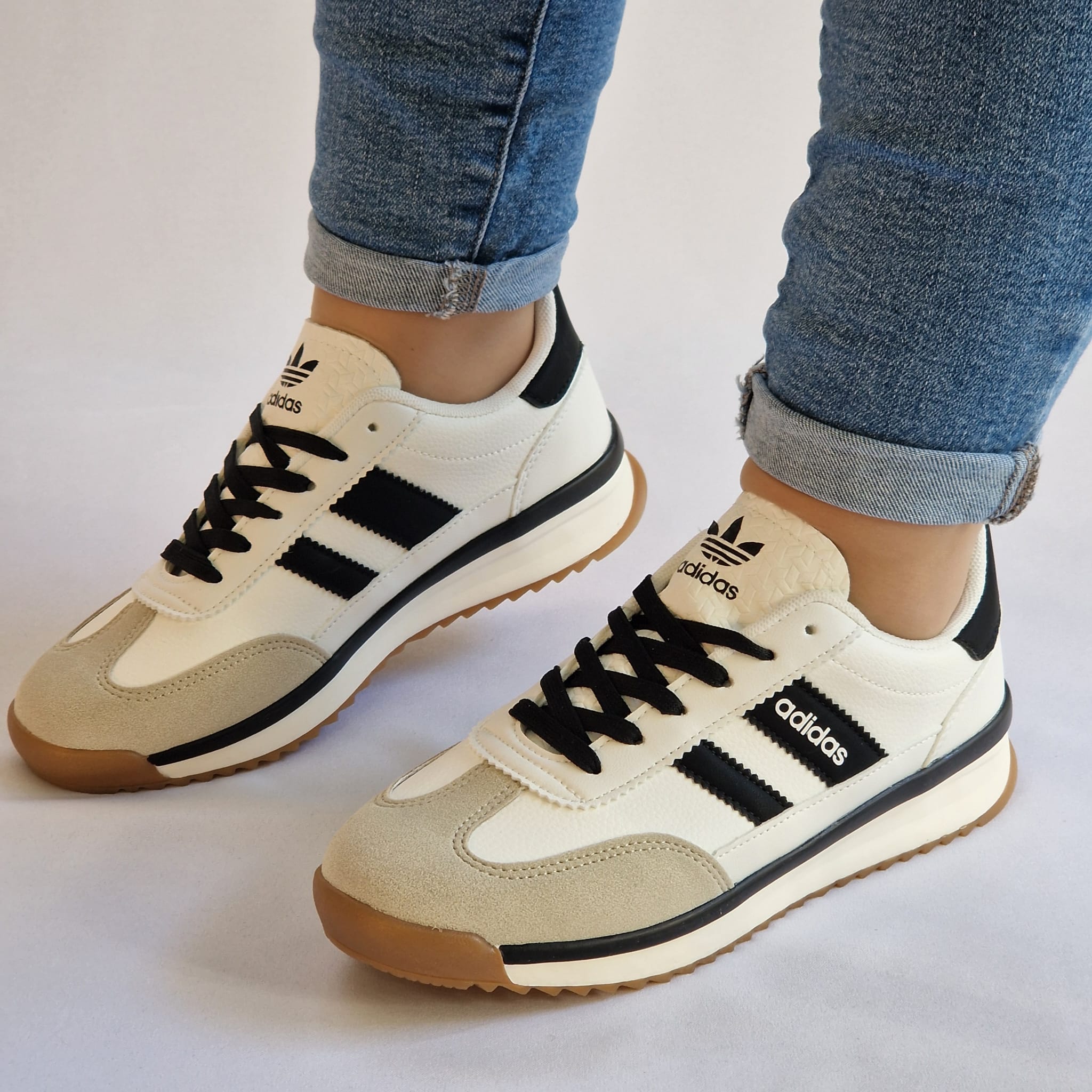 AD 572 BRANCO PRETO