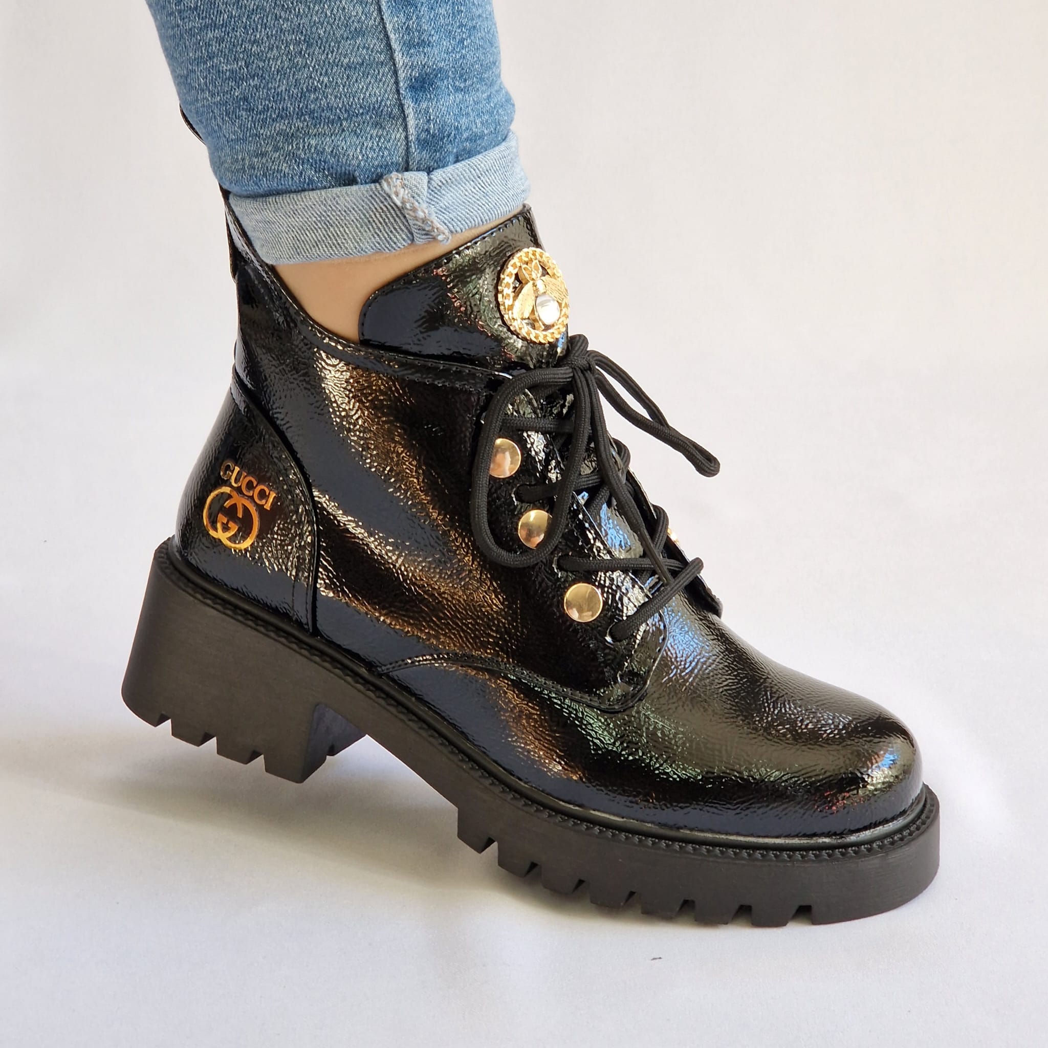 Bota 63 verniz